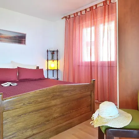 Two-bedrooms By The Sea Apartment *
